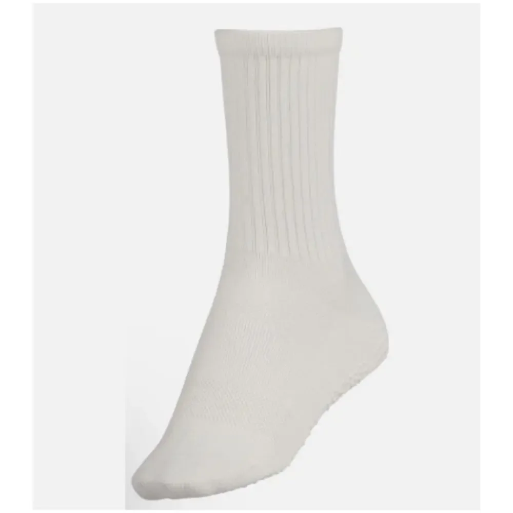 New NWT Calia Studio Women's Gripper Crew Socks 2-‎ Pack